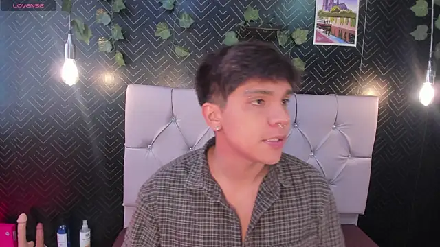 Thiago Kozak online show from April 2026 01:50:01 PM