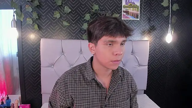 Thiago Kozak online show from April 2026 01:34:02 PM