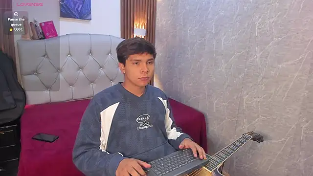 Thiago Kozak online show from June 2026 03:40:01 PM