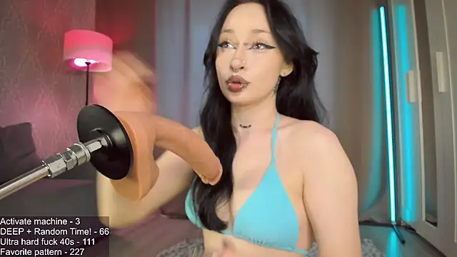 Juicy Vikki online show from June 2026 12:24:02 PM