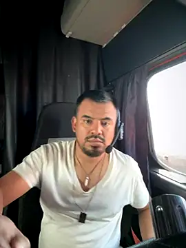 Snapshot of axlpaosexxx chatting on September 2025 09:19:02 PM axlpaosexxx online show from September 2025 09:19:02 PM