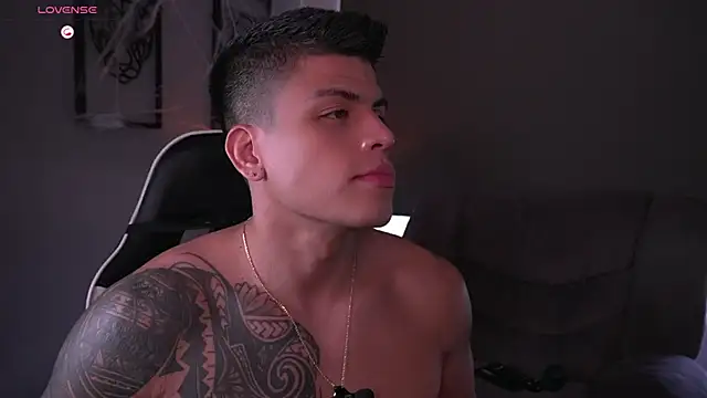 tyler muscle1 online show from October 2025 02:02:01 PM