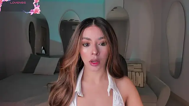 IsabellaMoreau online show from June 2026 08:00:02 PM