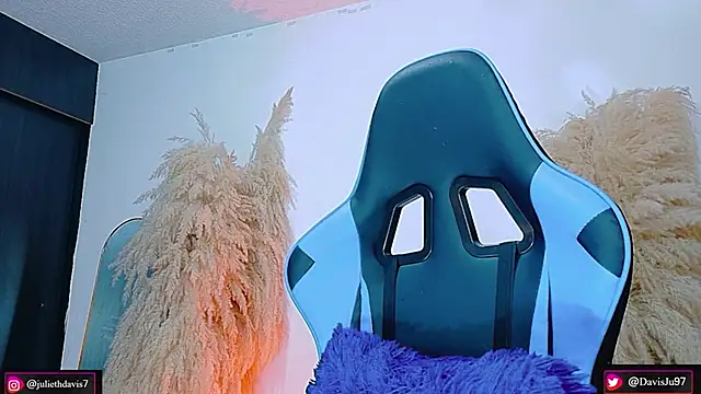 JulietaDavis online show from April 2026 02:06:01 AM