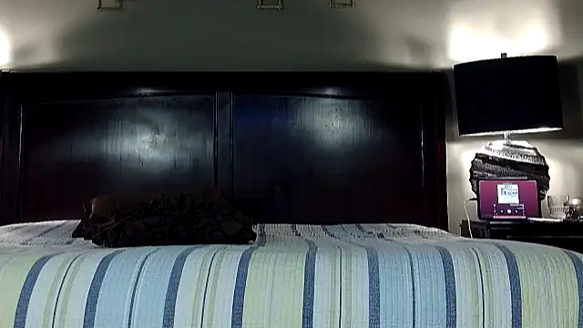 Snapshot of Hornylouisewil chatting on November 2025 11:40:02 PM Hornylouisewil online show from November 2025 11:40:02 PM