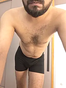 Snapshot of Vince-18 chatting on June 2026 11:18:01 PM Vince-18 online show from June 2026 11:18:01 PM