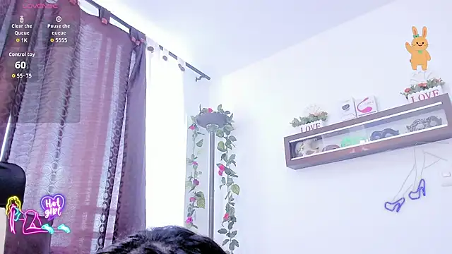 miaroberts69 online show from April 2026 09:48:02 PM