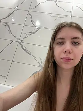 Snapshot of EvaAkins chatting on February 2026 02:18:01 PM EvaAkins online show from February 2026 02:18:01 PM