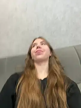 Snapshot of EvaAkins chatting on March 2026 03:06:01 PM EvaAkins online show from March 2026 03:06:01 PM