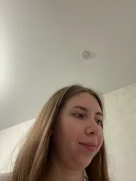 Snapshot of EvaAkins chatting on April 2026 08:51:01 PM EvaAkins online show from April 2026 08:51:01 PM