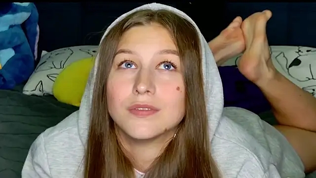 MissEmilyMiller online show from November 2025 05:22:01 PM