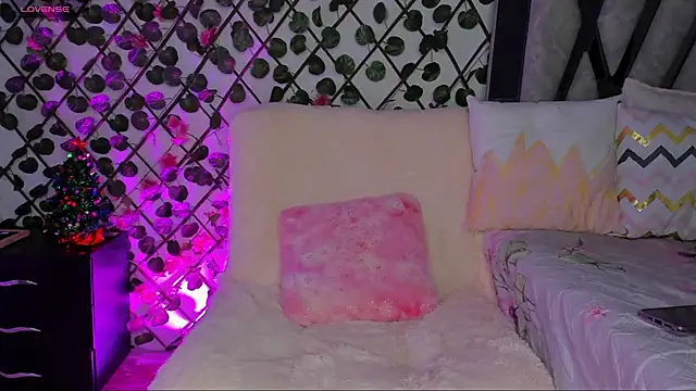 isabel jaames online show from November 2025 06:23:02 PM