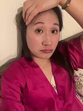 evachinoise online show from April 2026 08:10:01 PM