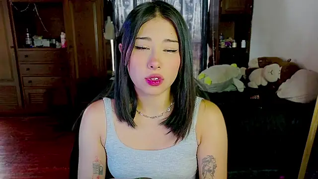 Shisuku Sophi online show from July 2026 01:59:01 PM
