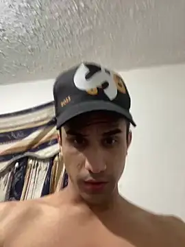 Camachito332 online show from April 2026 11:37:02 PM