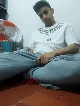 Camachito332 online show from April 2026 10:52:02 PM