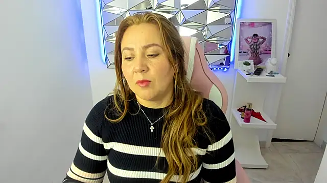 camixxx m online show from December 2025 12:36:02 PM