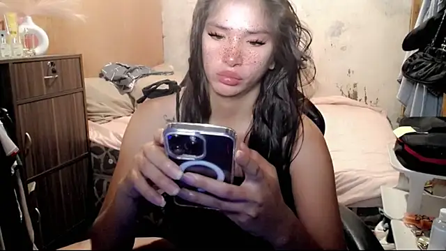 Cutierhyxx online show from May 2026 10:33:02 AM