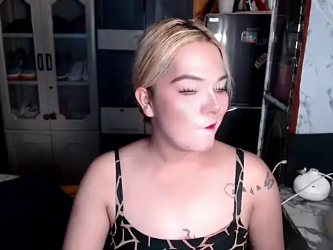 Snapshot of blonditax1111 chatting on July 2026 10:41:01 AM blonditax1111 online show from July 2026 10:41:01 AM
