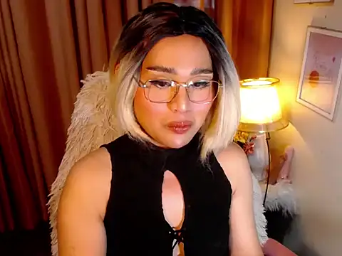 urmidnightcravingsxx online show from April 2026 12:49:02 AM