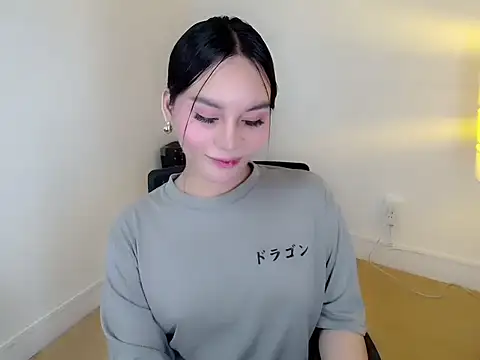 holly tabby online show from February 2026 09:18:01 PM