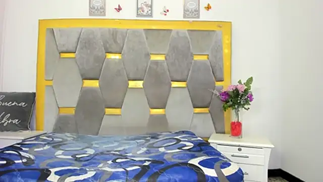 AliyahBrowns online show from December 2025 07:44:01 PM