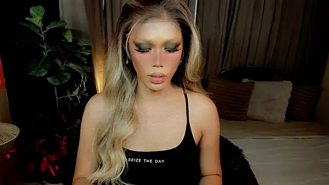 Candicebloom online show from April 2026 11:02:01 PM