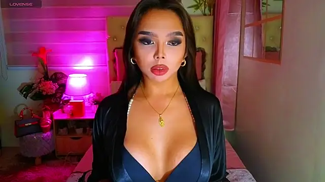 MoniqueCeleste online show from June 2026 04:33:01 PM