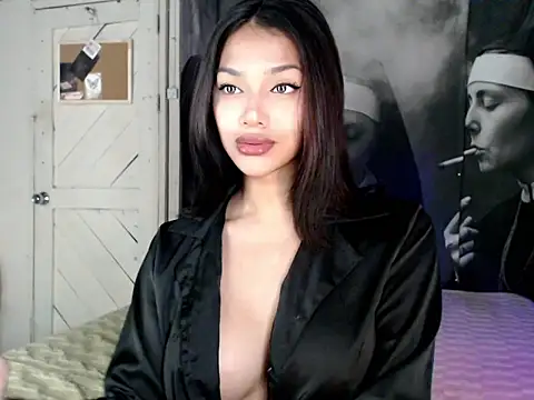 itsmekarinaaa online show from April 2026 01:34:01 PM