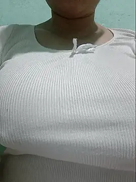 Shiny Babe online show from June 2026 03:03:01 PM