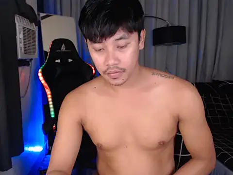 alexsuckable01 online show from April 2026 05:28:01 PM