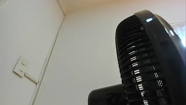 Wonderkloe  online show from April 2026 02:20:01 AM