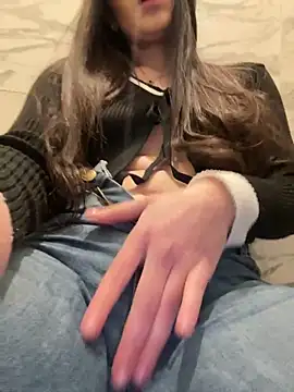 Isabella21  online show from March 2026 02:50:02 AM