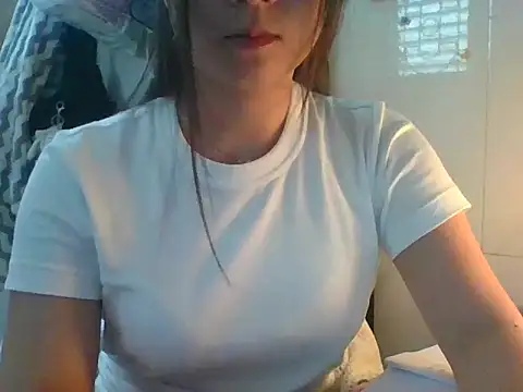 Linzly online show from March 2026 02:06:02 AM