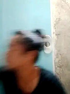 Snapshot of Menxie18 chatting on April 2026 09:57:02 PM Menxie18 online show from April 2026 09:57:02 PM