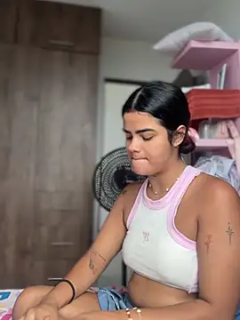 Kaily Sweet16 online show from April 2026 06:23:01 PM