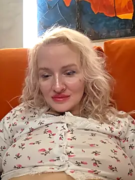 Snapshot of KateMonroe chatting on April 2026 09:10:02 PM KateMonroe online show from April 2026 09:10:02 PM