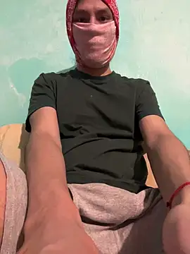Snapshot of Skinny_Longhair chatting on April 2026 01:00:01 AM Skinny Longhair online show from April 2026 01:00:01 AM