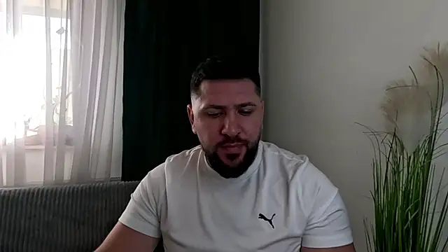 Gold Alpha Boy online show from February 2026 12:31:01 PM