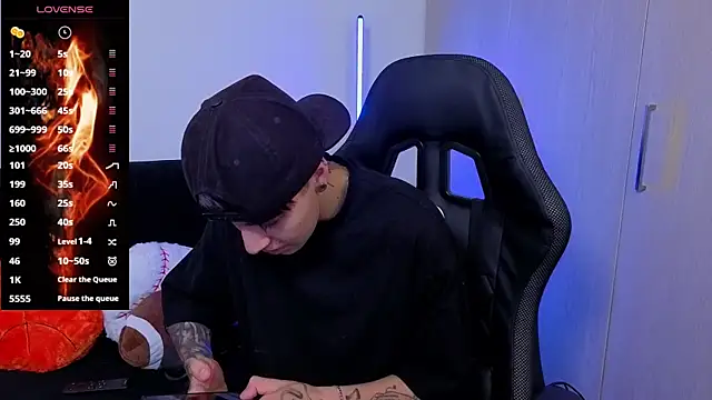 imlaiaaa online show from November 2025 09:48:02 PM