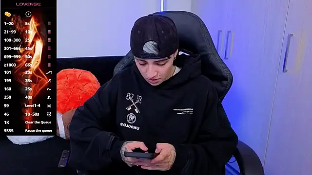 imlaiaaa online show from November 2025 09:17:01 PM