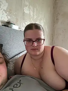 CurvyPaar2 online show from April 2026 12:26:02 PM