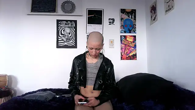 plutonbluemooon333 online show from January 2026 09:09:01 PM