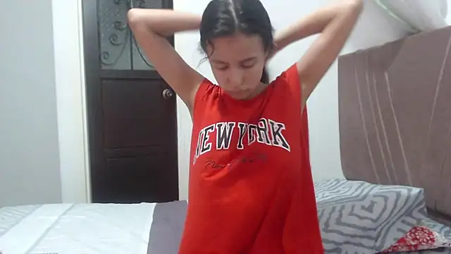 nathaly jones  online show from April 2026 12:20:01 PM