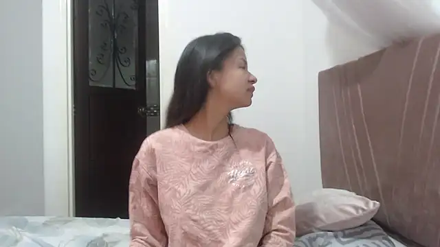 nathaly jones  online show from April 2026 12:30:01 PM