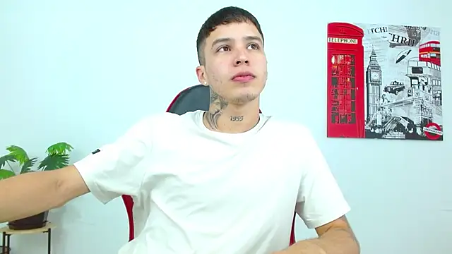 Cumandres18 online show from March 2026 03:07:02 PM