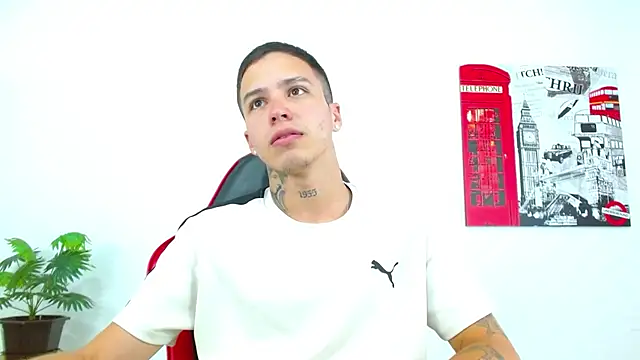 Cumandres18 online show from April 2026 03:04:02 PM