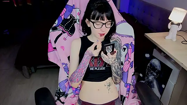 HazelTompson online show from March 2026 07:25:02 AM