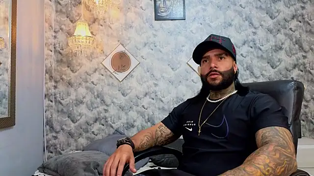 Snapshot of Apolo_rousse1 chatting on January 2026 10:01:02 PM Apolo rousse1 online show from January 2026 10:01:02 PM