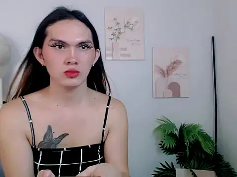 Snapshot of Pinkyweb_03 chatting on June 2026 02:32:02 AM Pinkyweb 03 online show from June 2026 02:32:02 AM